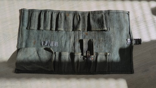 Alte werkzeug rolltasche - alte,